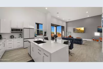 2940 E South Mountain Avenue, Phoenix, AZ 85042 - Photo 9