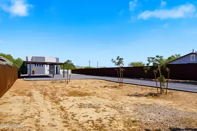 2940 E South Mountain Avenue, Phoenix, AZ 85042 - Photo 31