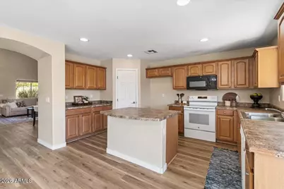 1852 N Desert Willow Street, Casa Grande, AZ 85122 - Photo 11