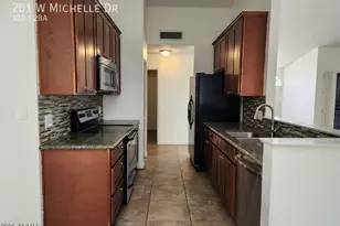201 W Michelle Dr, Phoenix, AZ 85023 - Photo 5