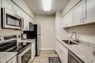 7625 E Camelback Rd, Scottsdale, AZ 85251 - Photo 17