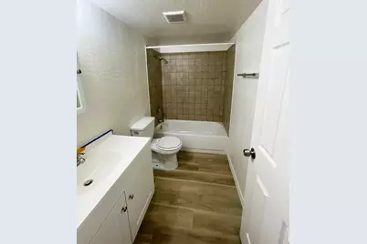 2002 E Sweetwater Avenue #202, Phoenix, AZ 85022 - Photo 9
