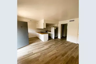 2002 E Sweetwater Avenue #202, Phoenix, AZ 85022 - Photo 1