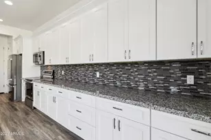 902 W Hazelwood St, Phoenix, AZ 85013 - Photo 9