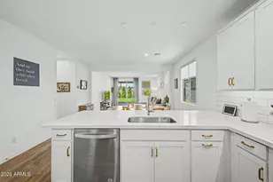 13578 W Shifting Sands Dr, Peoria, AZ 85383 - Photo 5