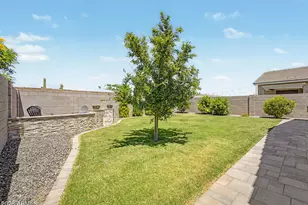 13578 W Shifting Sands Dr, Peoria, AZ 85383 - Photo 15