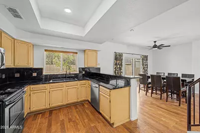 10247 N 12th Place #2, Phoenix, AZ 85020 - Photo 9