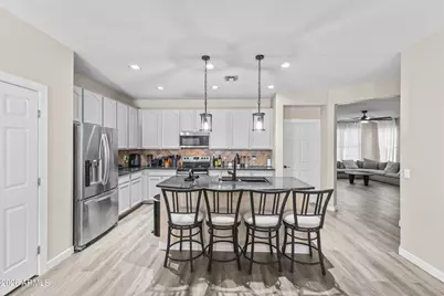 10203 W Albeniz Place, Tolleson, AZ 85353 - Photo 11