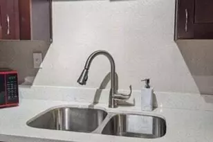 11040 N 28th Dr, Phoenix, AZ 85029 - Photo 9