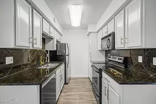 2625 E Indian School Rd, Phoenix, AZ 85016 - Photo 13