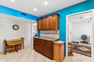 10535 W Prairie Hills Cir, Sun City, AZ 85351 - Photo 13