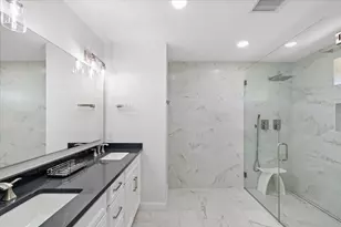 10628 E Cinnabar Ave, Scottsdale, AZ 85258 - Photo 13