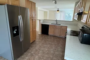 1522 W Lynne Ln, Phoenix, AZ 85041 - Photo 3