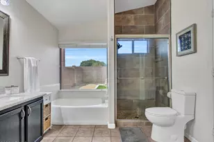 8010 W Shaw Butte Dr, Peoria, AZ 85345 - Photo 23