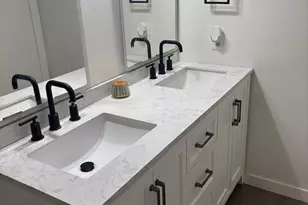 1600 E Laguna Dr, Tempe, AZ 85282 - Photo 9