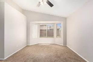 139 W Oxford Ln, Gilbert, AZ 85233 - Photo 17