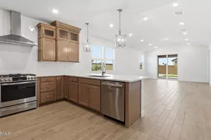7927 N 77th Ave, Glendale, AZ 85303 - Photo 3