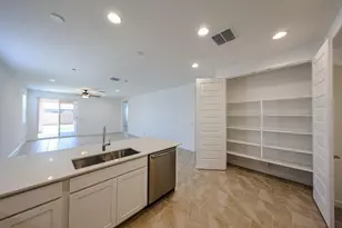 17347 W Gray Fox Trl, Surprise, AZ 85387 - Photo 5