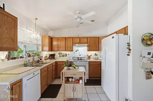 9989 W Camelia Dr, Arizona City, AZ 85123 - Photo 11