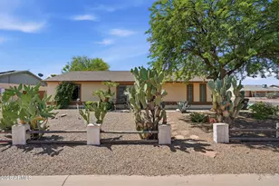 9989 W Camelia Dr, Arizona City, AZ 85123 - Photo 3