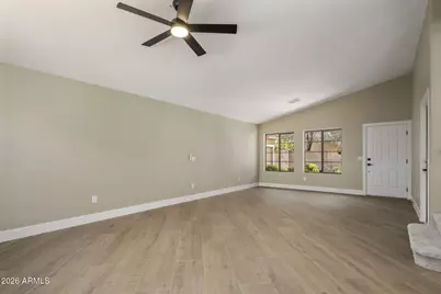 4052 E Abraham Lane, Phoenix, AZ 85050 - Photo 5