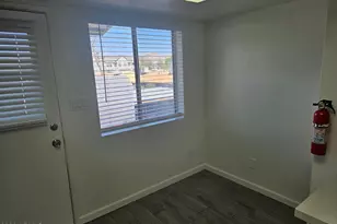 3810 E Earll Dr, Phoenix, AZ 85018 - Photo 5