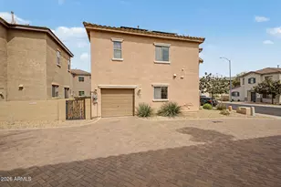10352 W Sands Dr, Peoria, AZ 85383 - Photo 9