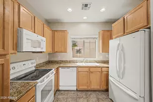10352 W Sands Dr, Peoria, AZ 85383 - Photo 15