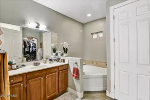 1418 E Malapai Dr, Phoenix, AZ 85020 - Photo 13