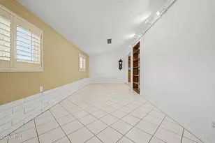 3401 E Carol Cir, Phoenix, AZ 85028 - Photo 13