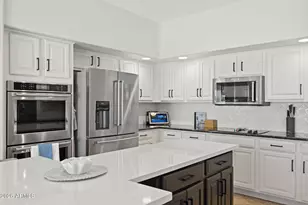2406 W Barbie Ln, Phoenix, AZ 85085 - Photo 17