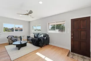 1502 E Hatcher Rd, Phoenix, AZ 85020 - Photo 15