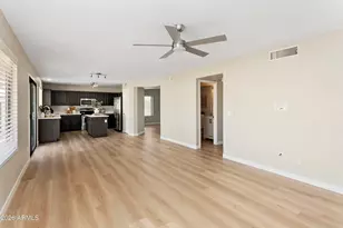 2134 E Daley Ln, Phoenix, AZ 85024 - Photo 7