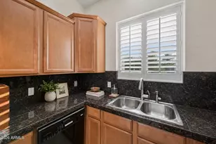 7027 N Scottsdale Rd, Paradise Valley, AZ 85253 - Photo 11