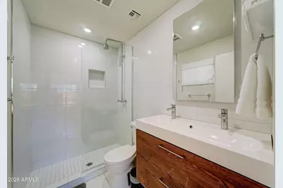 8537 E Clarendon Avenue, Scottsdale, AZ 85251 - Photo 17