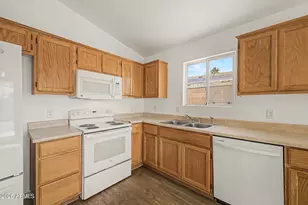 8719 W Magnum Dr, Arizona City, AZ 85123 - Photo 13