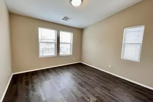 5911 S 35th Pl, Phoenix, AZ 85040 - Photo 9