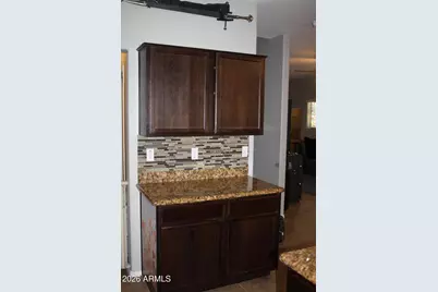 10225 W Camelback Road #19, Phoenix, AZ 85037 - Photo 11