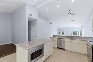 4221 E Everett Dr, Phoenix, AZ 85032 - Photo 11