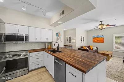 7401 W Arrowhead Clubhouse Drive #2068, Glendale, AZ 85308 - Photo 1