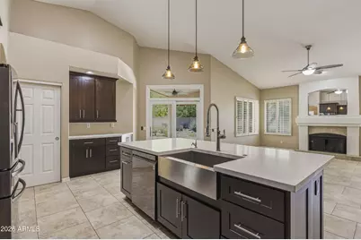 3861 E Amberwood Drive, Phoenix, AZ 85048 - Photo 3