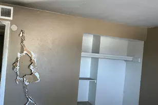 4202 N 72nd Ln, Phoenix, AZ 85033 - Photo 33