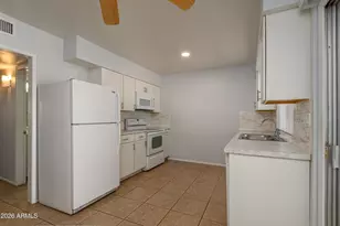 10654 W Coggins Dr, Sun City, AZ 85351 - Photo 7
