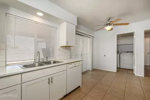 10654 W Coggins Dr, Sun City, AZ 85351 - Photo 9
