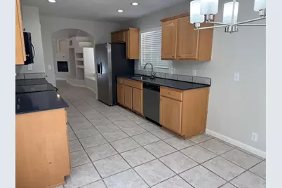 8565 W Tuckey Lane, Glendale, AZ 85305 - Photo 3