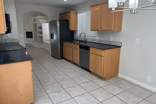 8565 W Tuckey Ln, Glendale, AZ 85305 - Photo 3