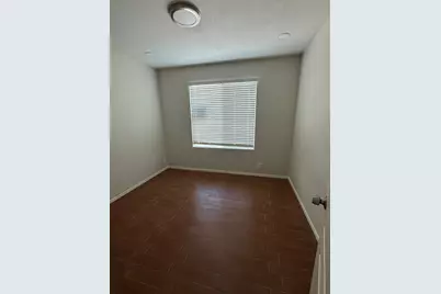 8565 W Tuckey Lane, Glendale, AZ 85305 - Photo 5