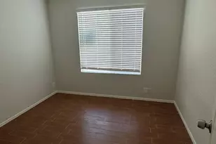 8565 W Tuckey Ln, Glendale, AZ 85305 - Photo 5