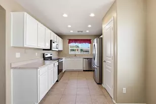 21069 N Jocelyn Ln, Maricopa, AZ 85138 - Photo 11