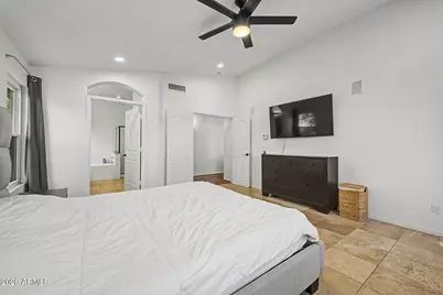1570 E Horseshoe Avenue, Gilbert, AZ 85296 - Photo 17